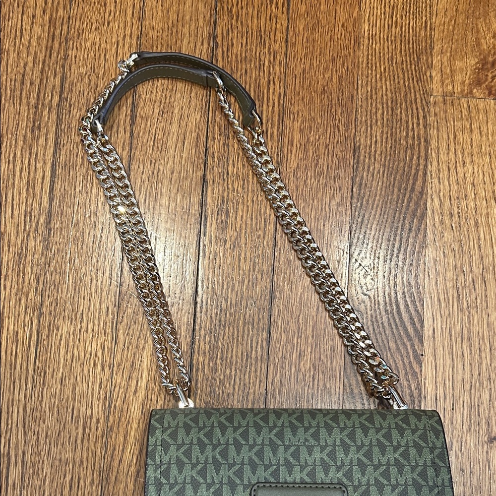 Michael Kors Green Crossbody Bag/Purse with Gold Chain Strap - NWOT - Picture 10 of 13